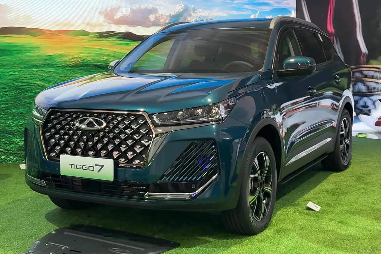 Chery Tiggo 7 Pro PHEV, avant 3/4
