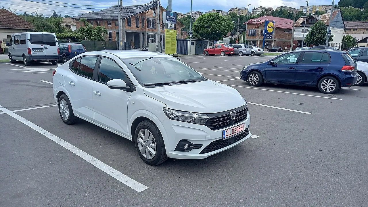 Dacia Logan, avant 3/4