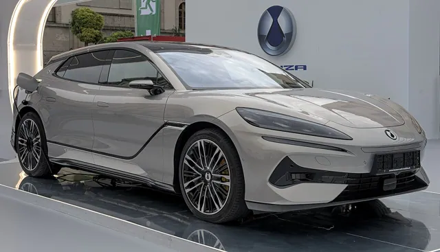 Denza Z9GT