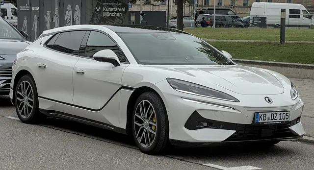 Denza Z9GT EV