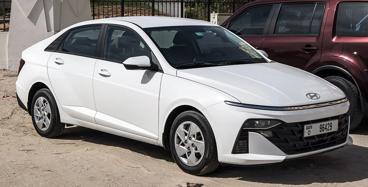 Hyundai Accent, avant 3/4
