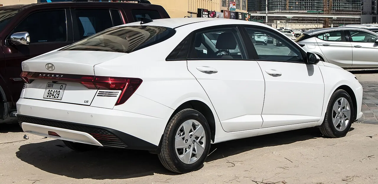 Hyundai Accent, arrière 3/4