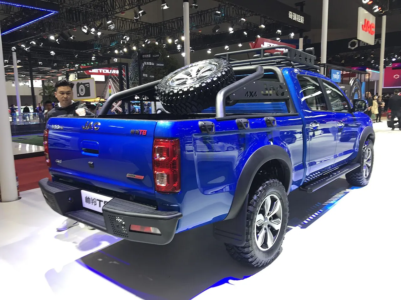 JAC T8, arrière