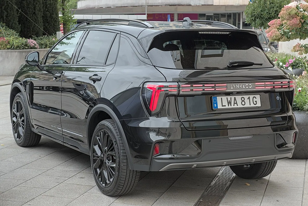 Lynk & Co 01, arrière 3/4