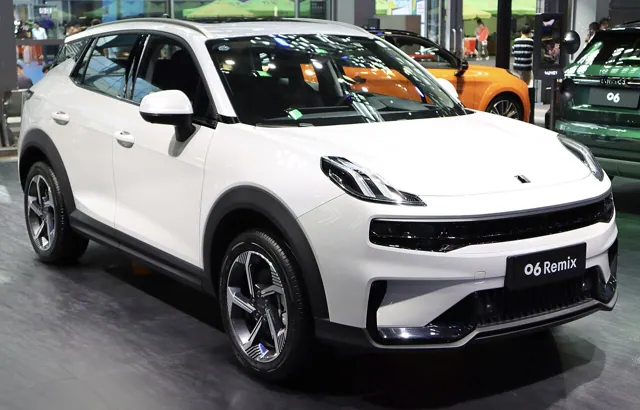Lynk & Co 06
