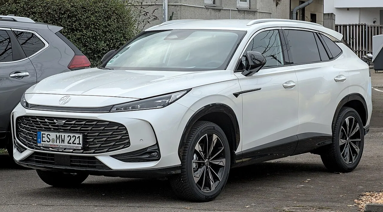 MG HS, extérieur