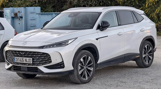 MG HS Hybrid+