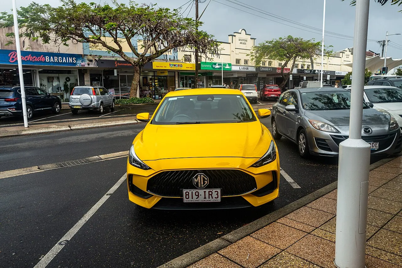 MG 5, extérieur