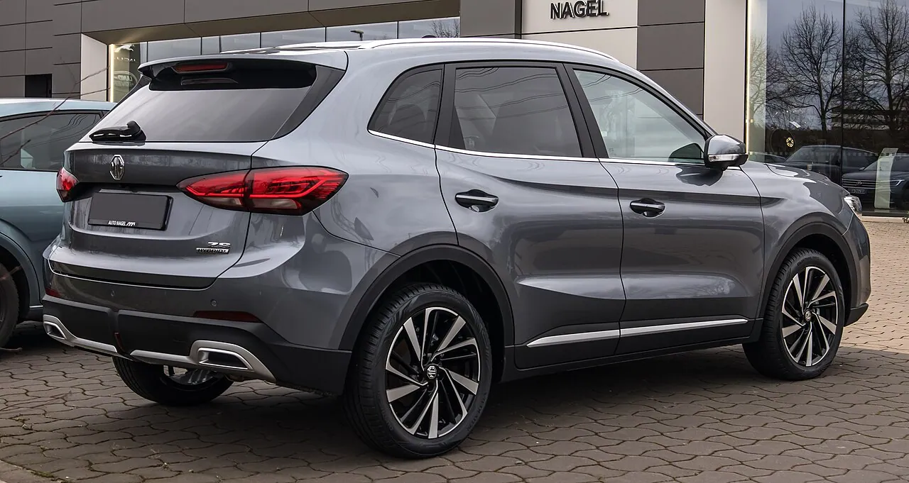 MG ZS Hybrid+, arrière 3/4