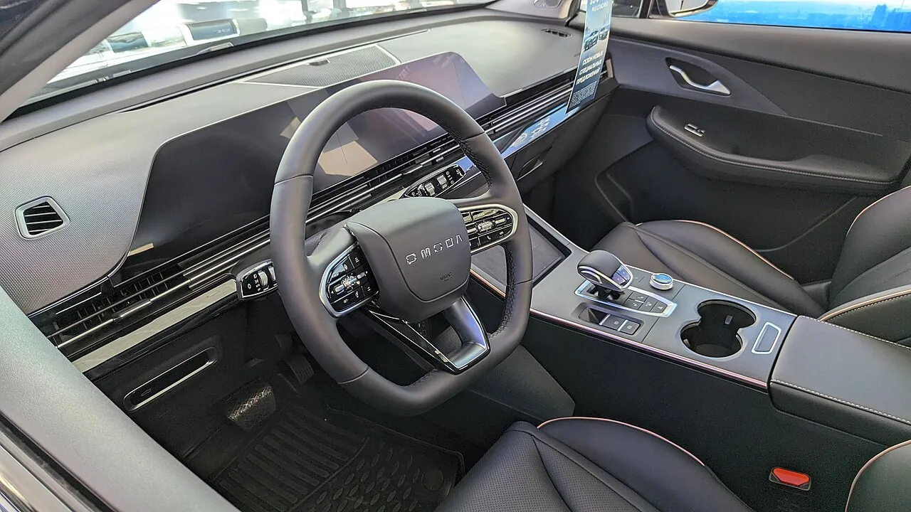Omoda C5, intérieur