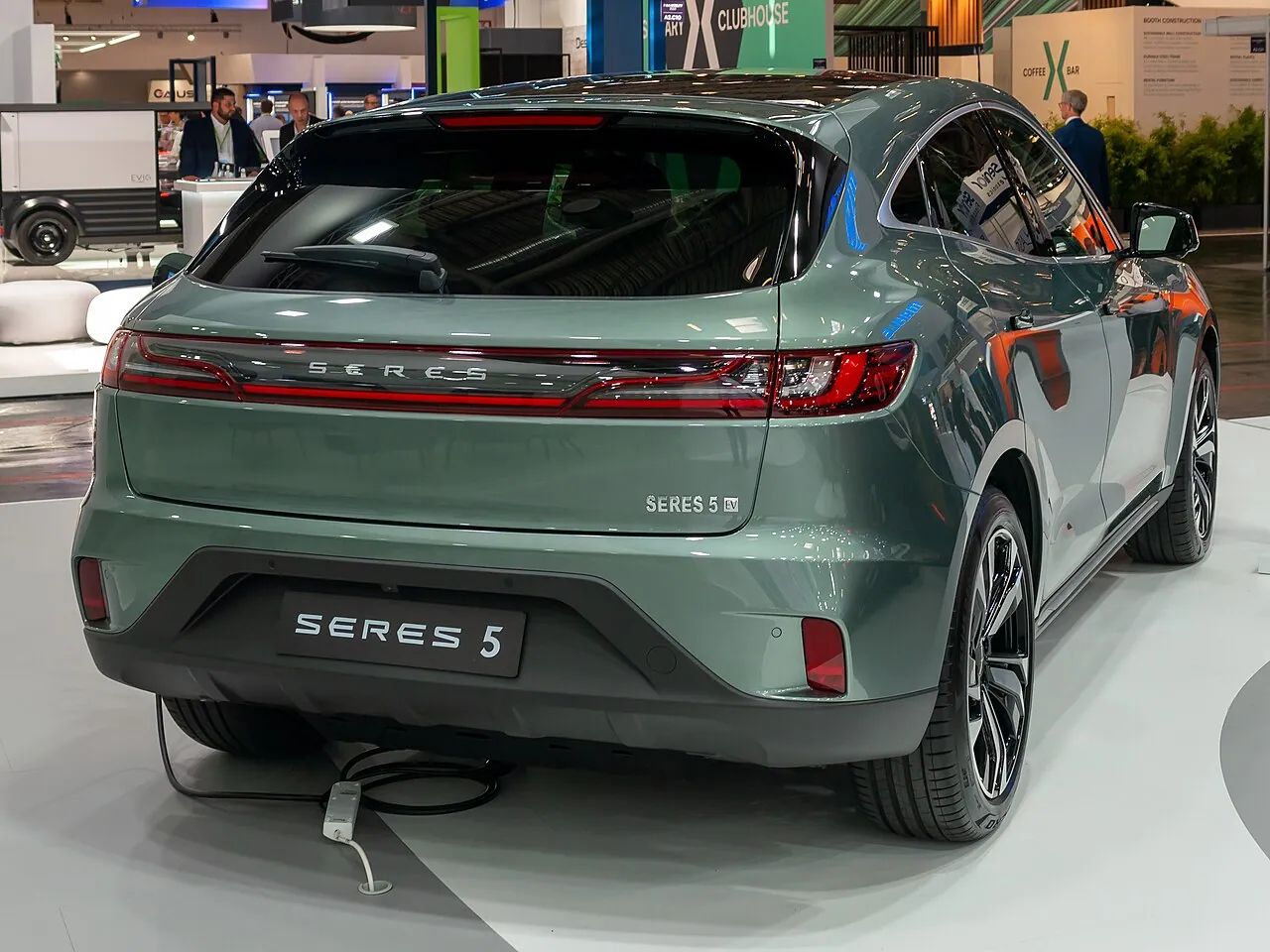 Seres 5, exterieur