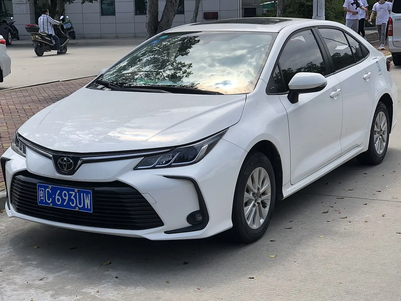 Toyota Corolla, avant 3/4