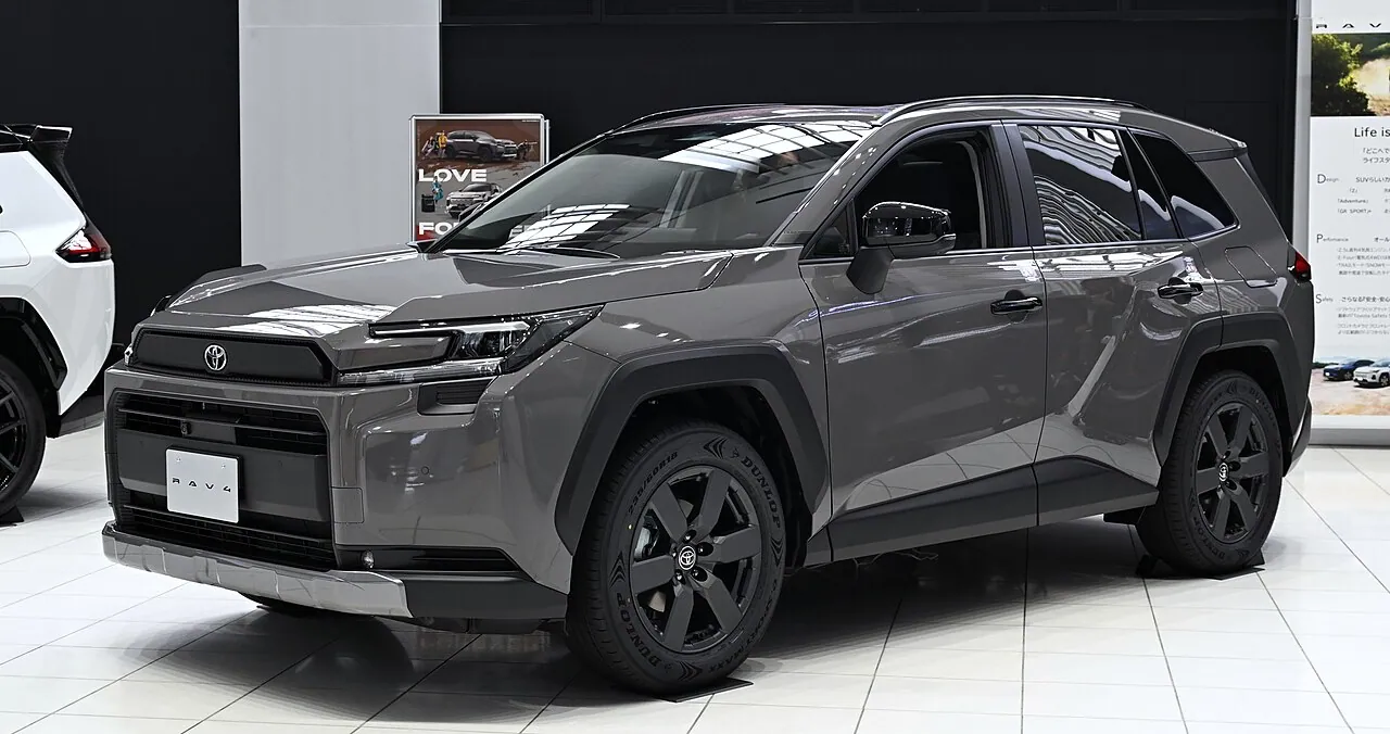 Toyota RAV4, avant 3/4