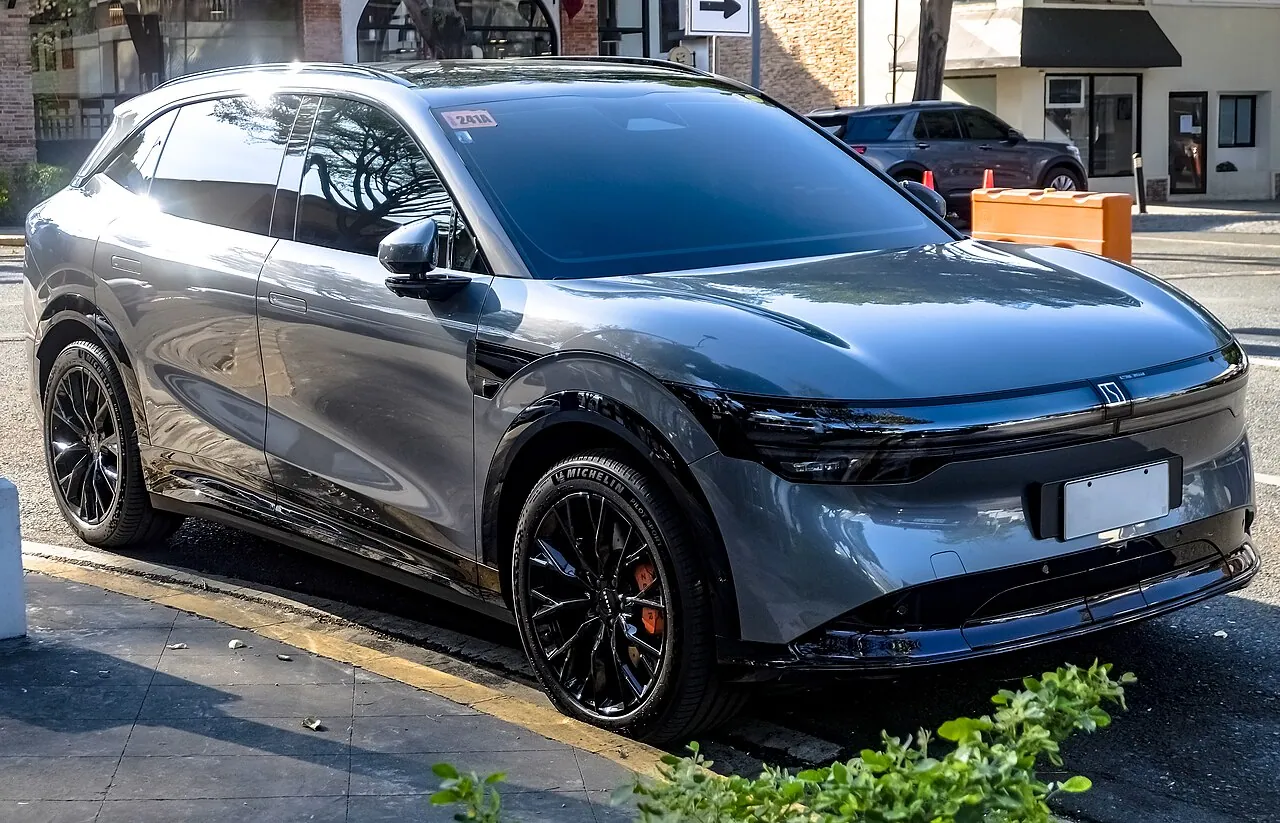 Zeekr 7X, avant 3/4
